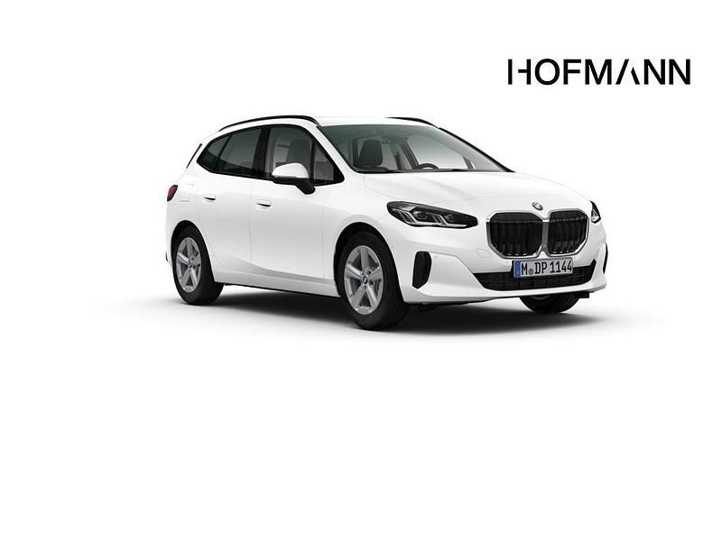 Mineralweiß metallic Neu 2025 BMW 218 Active Tourer Luxury Line Van / Kleinbus | 36.755 € - Bild 1/4