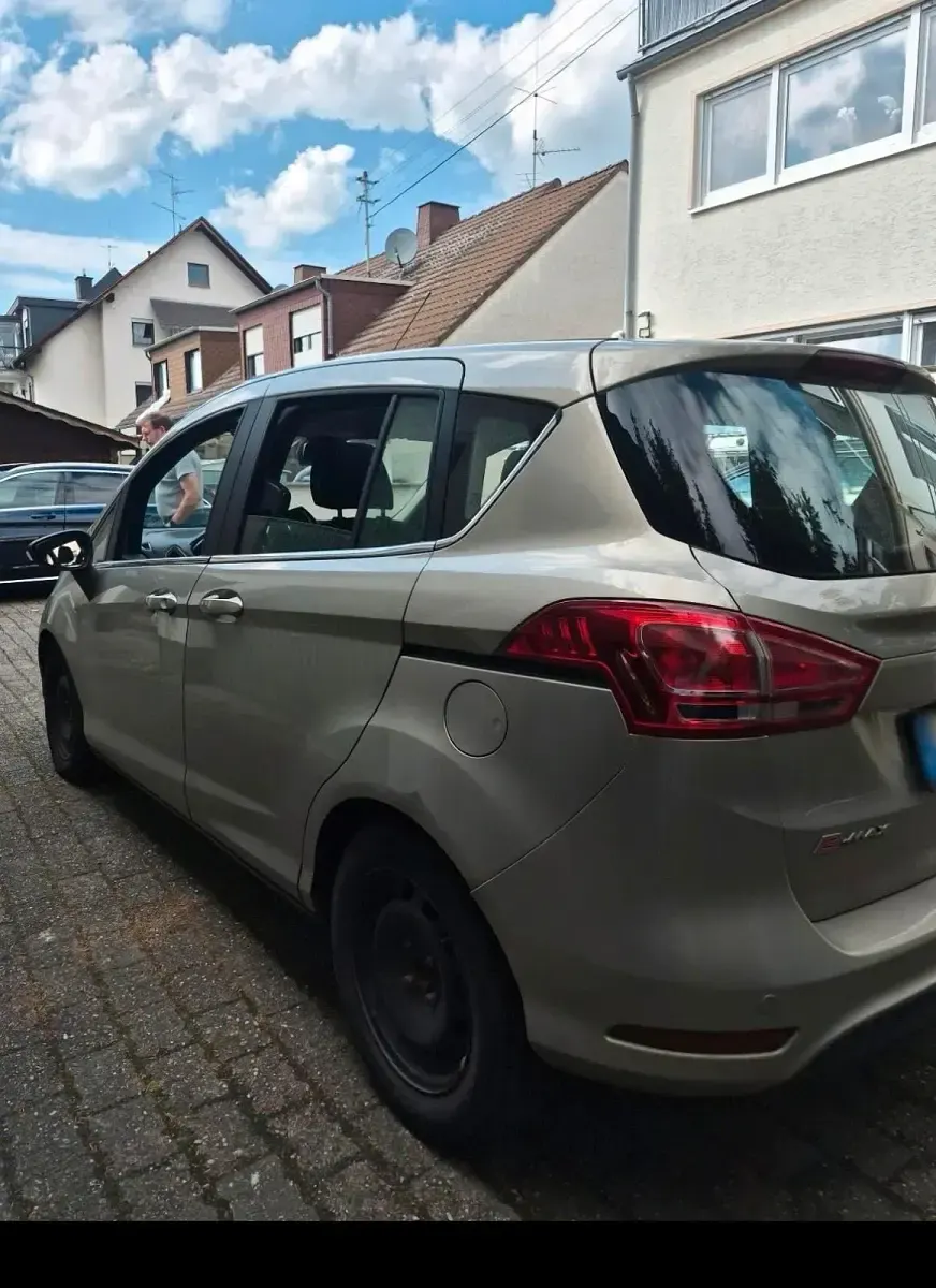 Gebraucht Ford B-MAX 95 PS (69 kW) 2012 Beige Van / Kleinbus