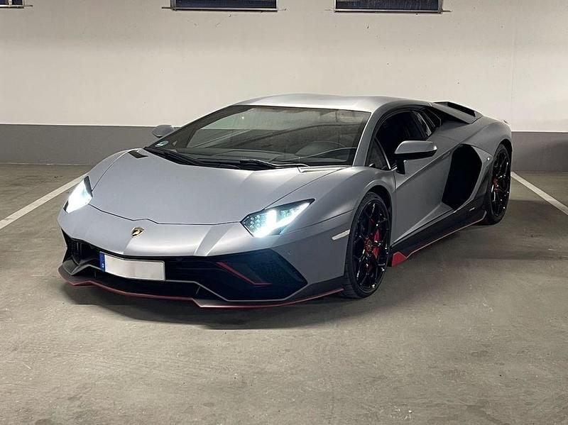 Usata Lamborghini Aventador 780 CV (573 kW) 2022 Grigio Coupé