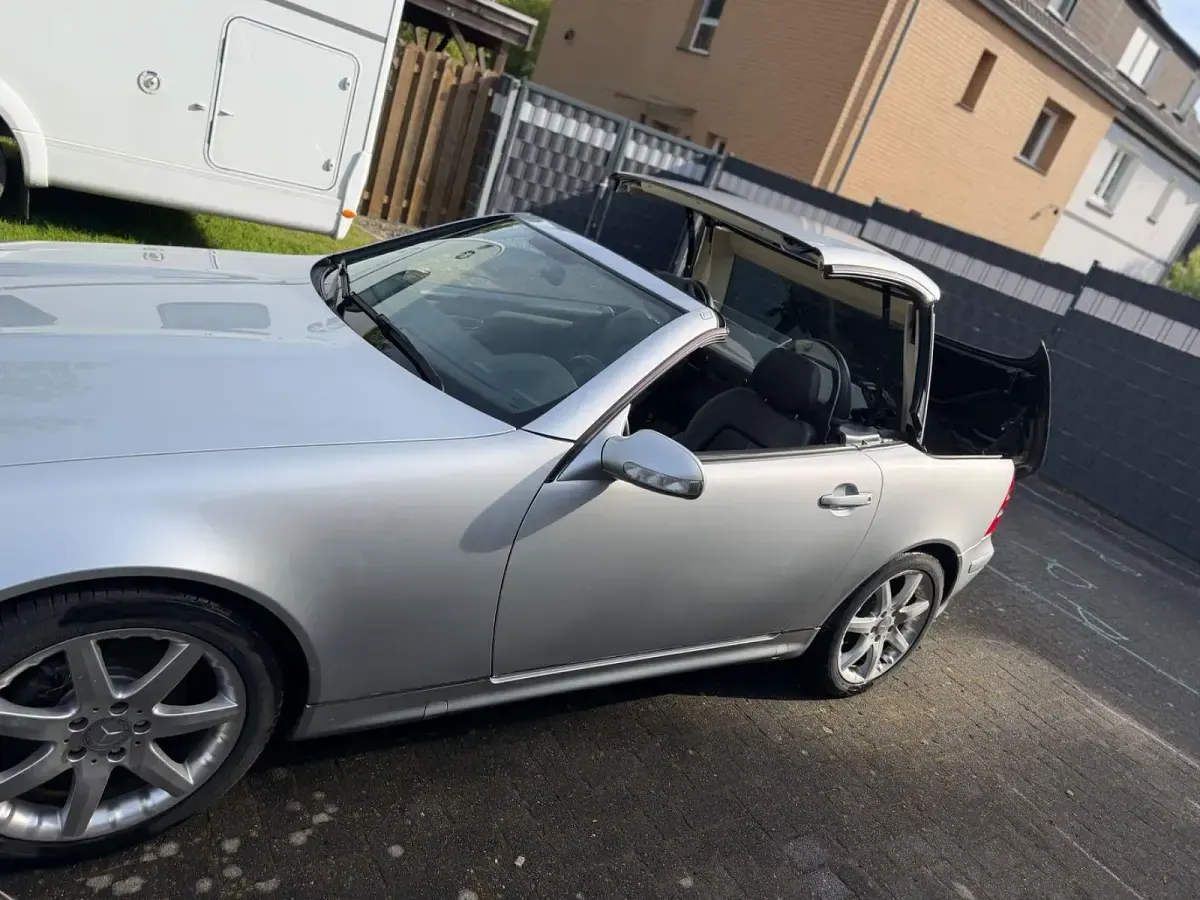 Gebraucht Mercedes SLK200 163 PS (119 kW) 2001 Silber Cabrio
