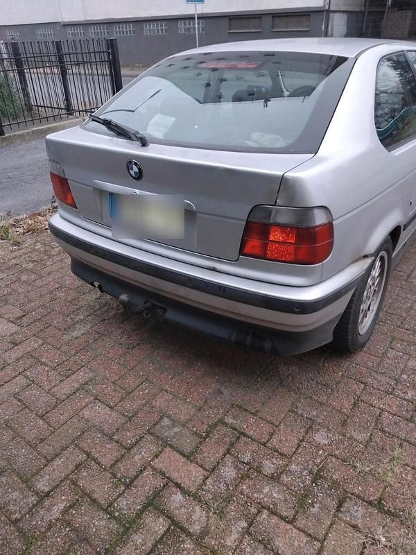 Gebraucht BMW 316 1998 Silber Coupé