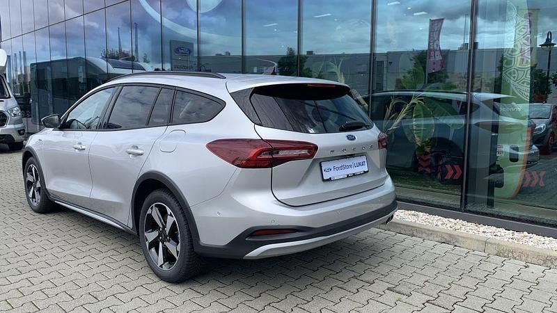 Neu Ford Focus Active 125 PS (91 kW) 2025 Silber Limousine