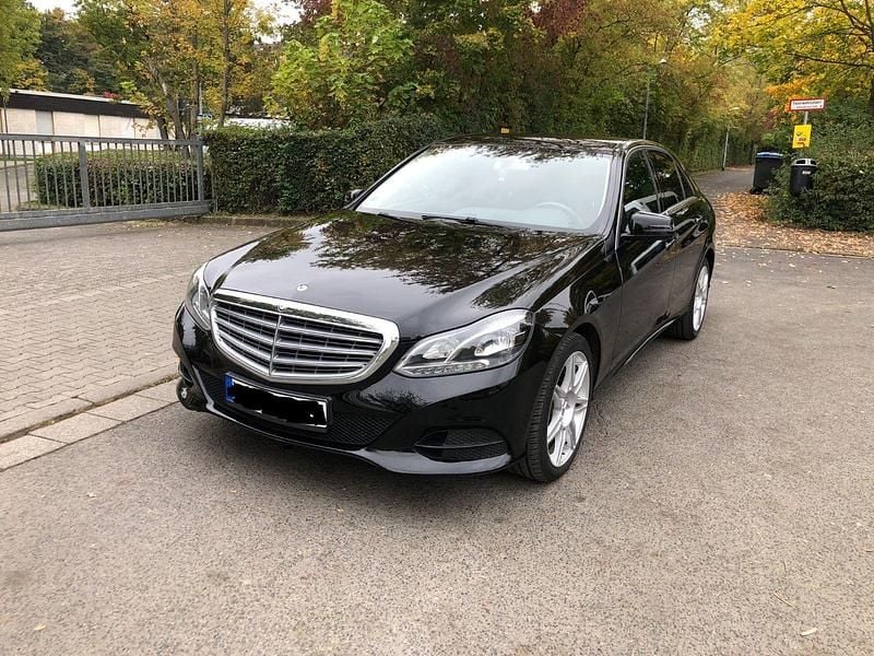 Second-hand Mercedes E250 211 CP (155 kW) 2015 Negru Berlinǎ