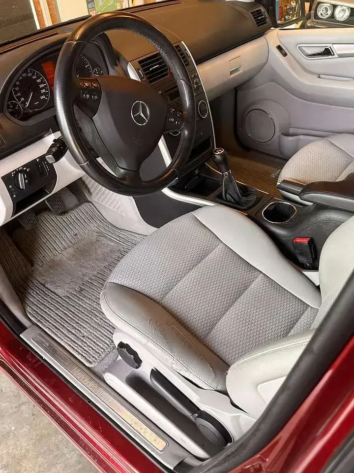 Gebraucht Mercedes A180 109 PS (80 kW) 2008 Rot Kleinwagen