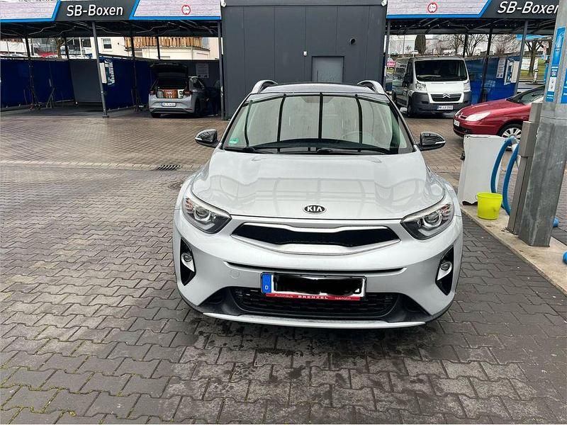 Gebraucht Kia Stonic Vision 84 PS (61 kW) 2018 Silber SUV