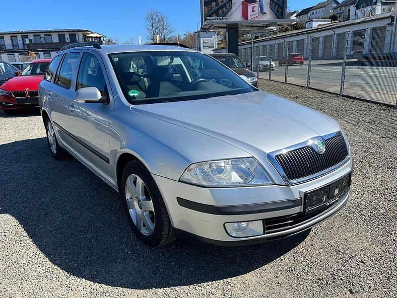 Gebraucht Skoda Octavia Ambiente 105 PS (77 kW) 2008 Silber Kombi