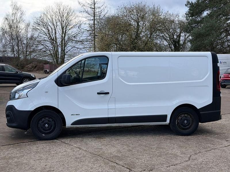 Gebraucht Renault Trafic Komfort 121 PS (88 kW) 2017 Weiß Van / Kleinbus