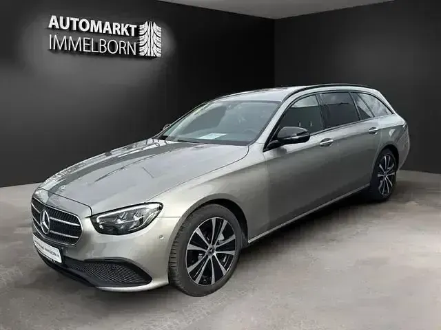 Gebraucht Mercedes E300 Avantgarde 320 PS (235 kW) 2022 Silber Limousine