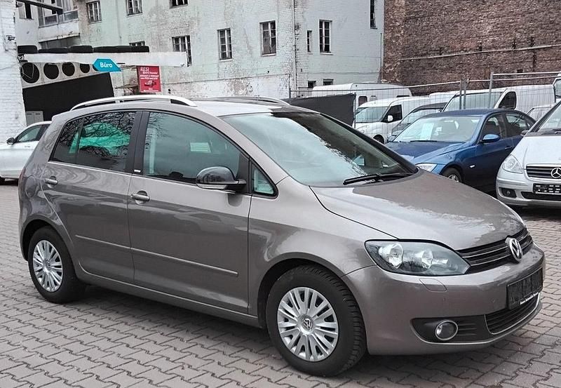 Gebraucht VW Golf Plus Cross Style 105 PS (77 kW) 2012 Braun Van / Kleinbus