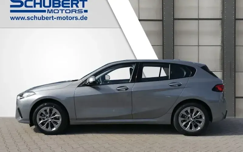 Neu BMW 116 122 PS (89 kW) 2026 Grau Kleinwagen