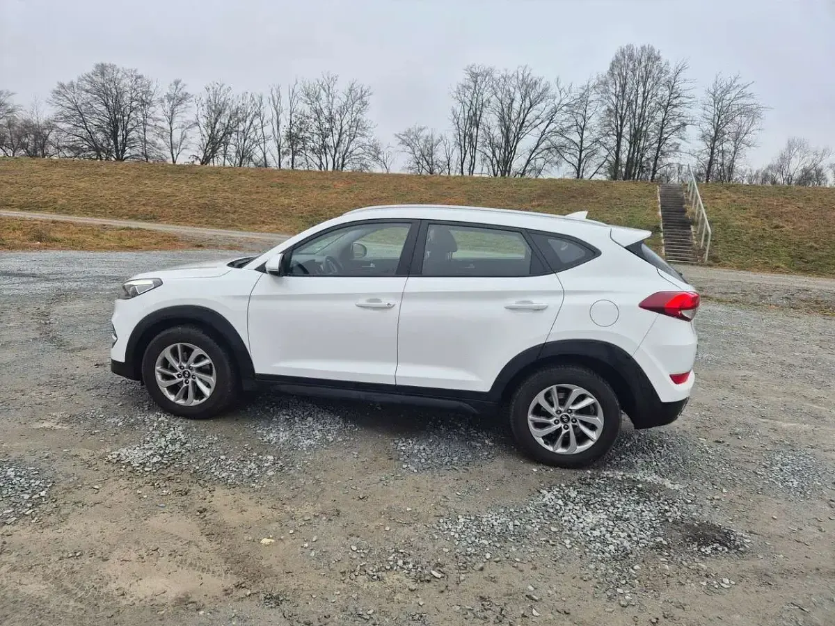 Gebraucht Hyundai Tucson Trend 116 PS (85 kW) 2016 Polar white SUV