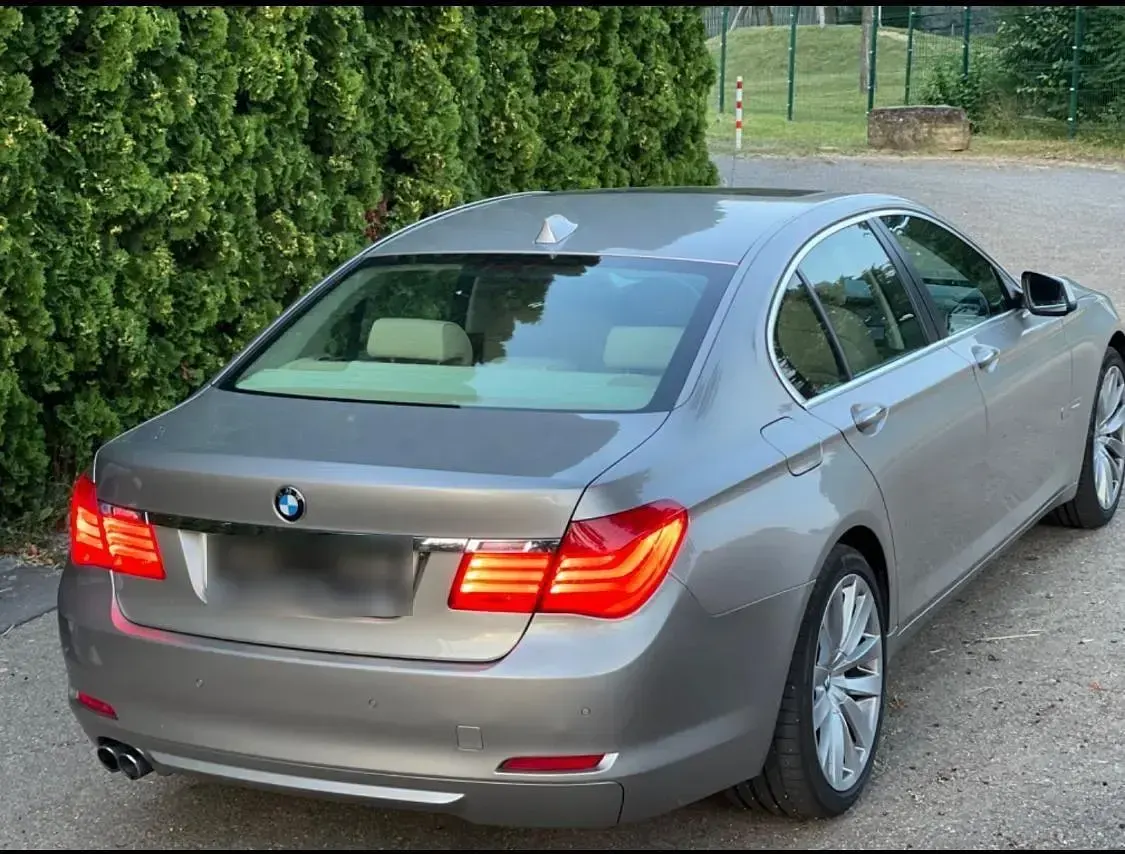 Gebraucht BMW 730 256 PS (188 kW) 2010 Gold Limousine