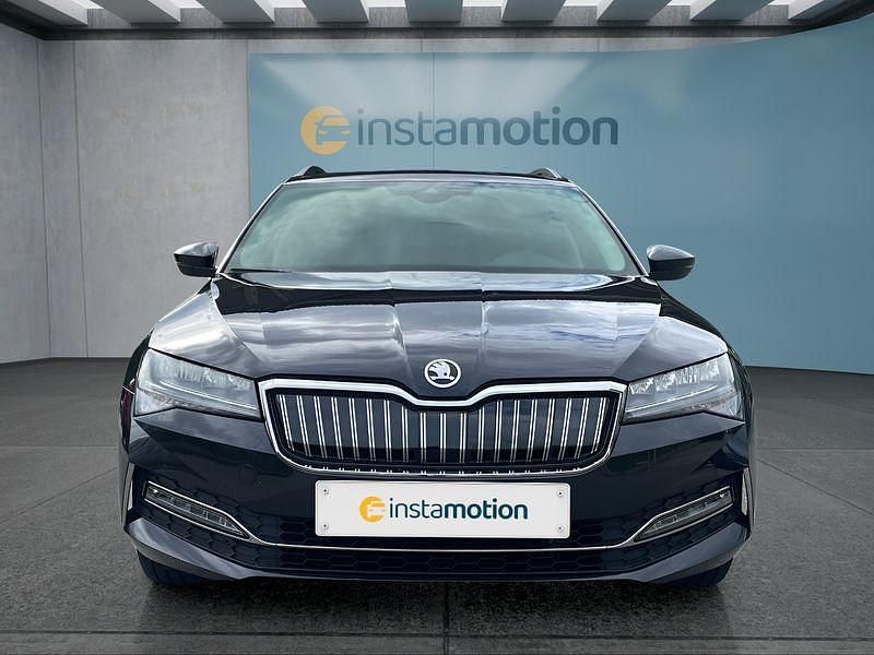 Gebraucht Skoda Superb 218 PS (160 kW) 2022 Schwarz Kombi
