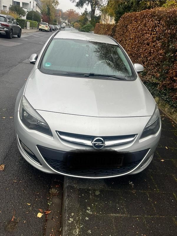 Grau Gebraucht 2013 Opel Astra Kombi | 3.000 € - Bild 1/4