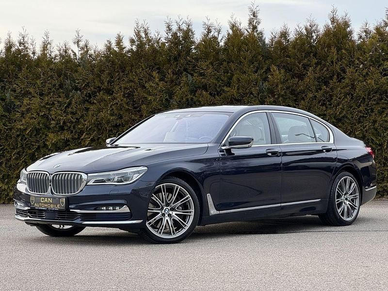 Gebraucht BMW 750 449 PS (330 kW) 2015 Blau Limousine