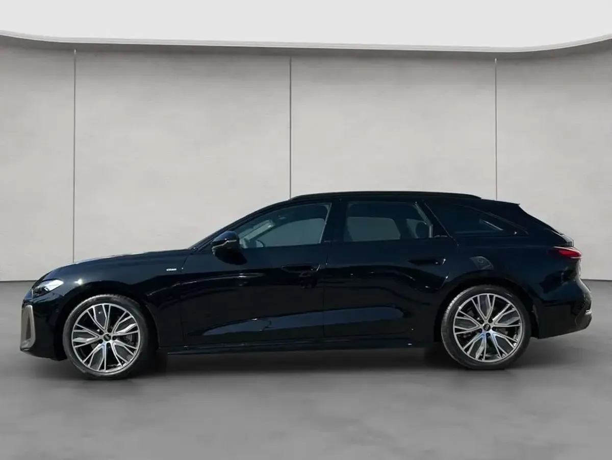 Gebraucht Audi A5 Ambiente 204 PS (150 kW) 2025 Schwarz Kombi