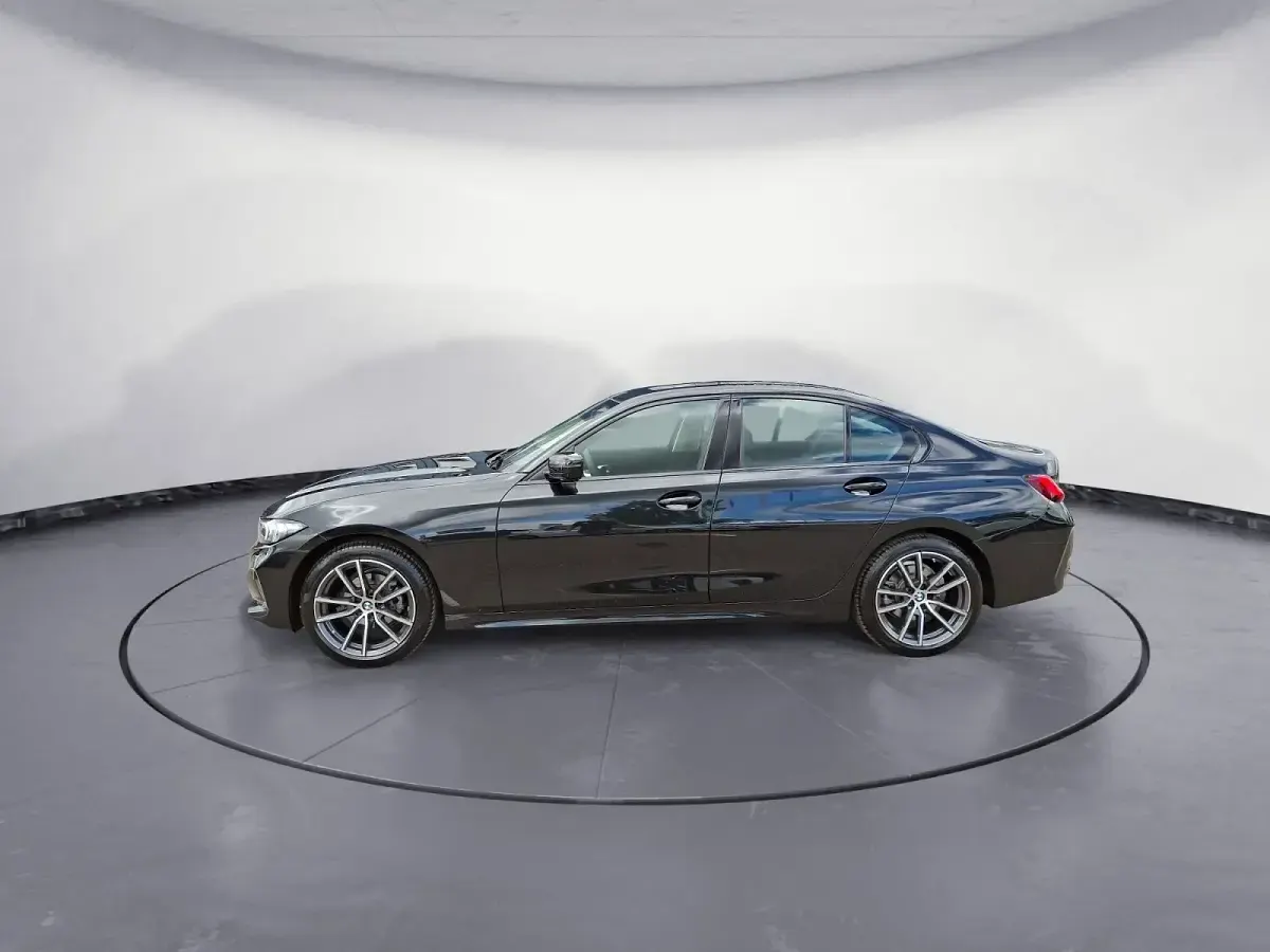 Gebraucht BMW 318 Comfort Edition 156 PS (114 kW) 2025 Limousine