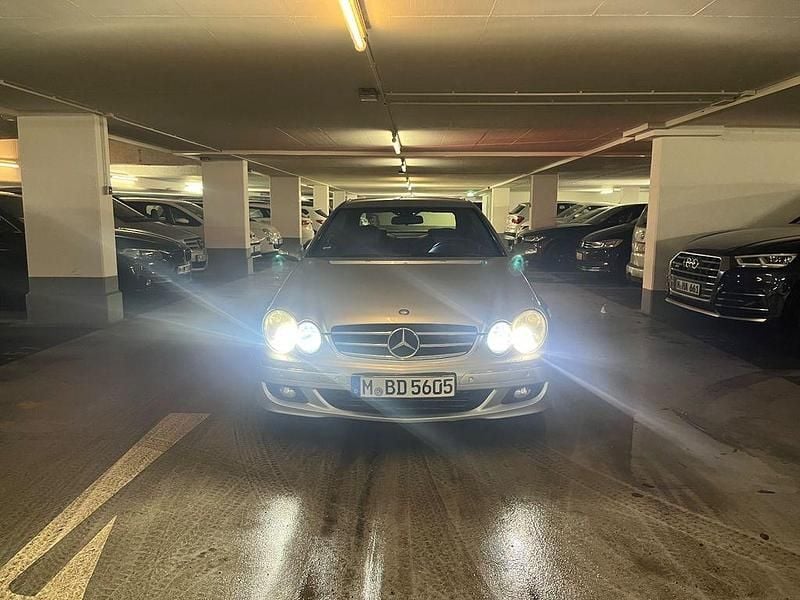 Silber Gebraucht 2006 Mercedes CLK220 Avantgarde Coupé | 3.800 € (Fairer Preis) - Bild 1/4