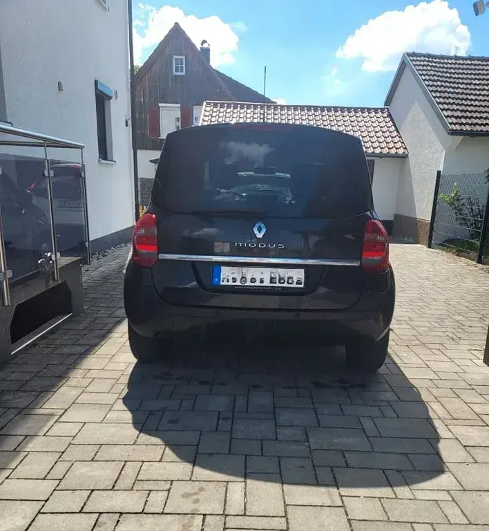 Używany Renault Modus Dynamique 75 KM (55 kW) 2009 Czarny Minivan