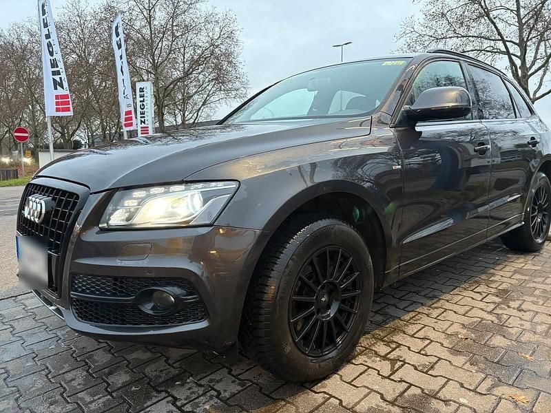 Grau Gebraucht 2011 Audi Q5 SUV | 9.100 € (Fairer Preis) - Bild 1/4