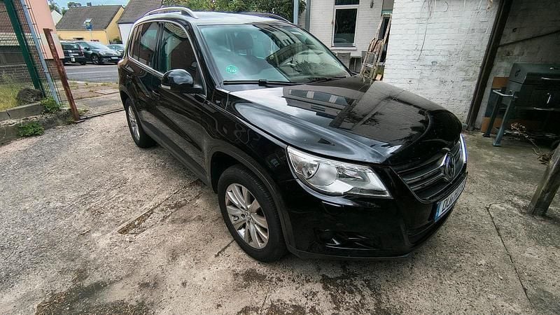 Schwarz Gebraucht 2009 VW Tiguan SUV | 4.550 € (Guter Preis) - Bild 1/4