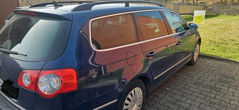 Gebraucht VW Passat 140 PS (102 kW) 2008 Blau Kombi
