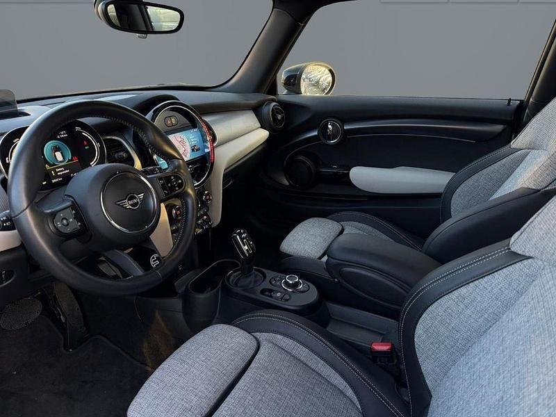 Gebraucht Mini Cooper SE Collection 135 kW (184 PS) 2021 Grau Kleinwagen