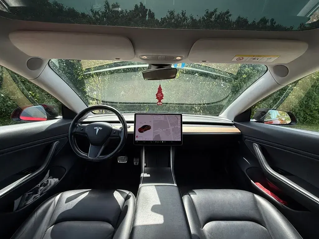 Gebraucht Tesla Model 3 339 kW (462 PS) 2019 Rot Limousine