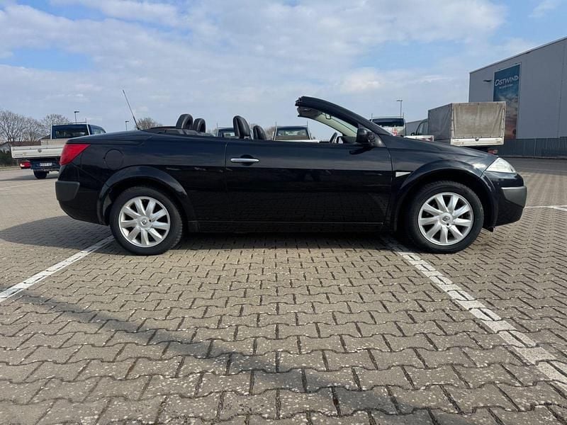 Gebraucht Renault Mégane Cabriolet Dynamique 111 PS (81 kW) 2008 Schwarz Cabrio