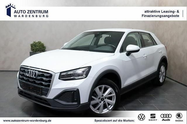 Gletscherweiß metallic (metallic) Gebraucht 2021 Audi Q2 Comfort SUV | 23.950 € (Fairer Preis) - Bild 1/2