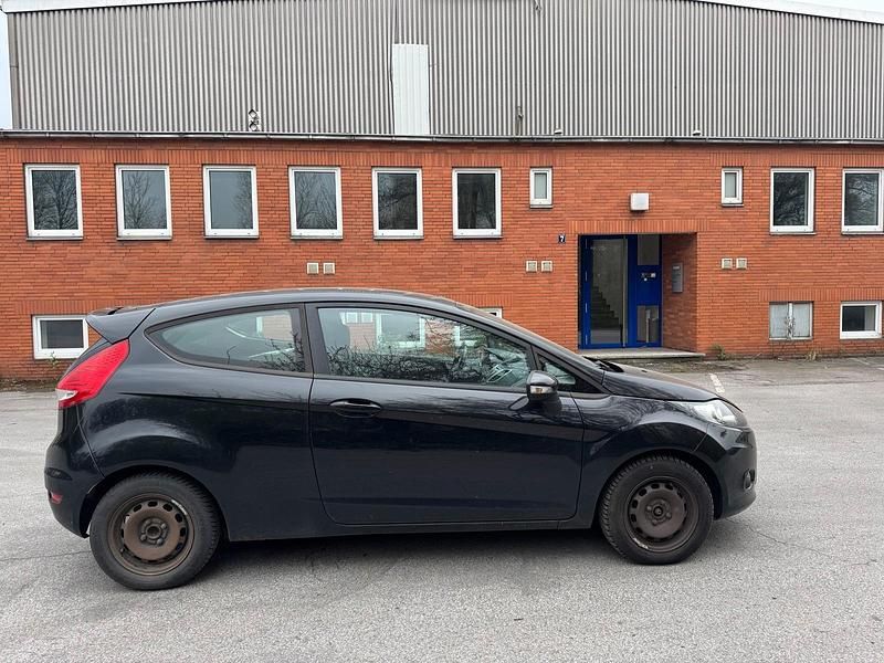 Gebraucht Ford Fiesta 97 PS (71 kW) 2012 Schwarz Kleinwagen