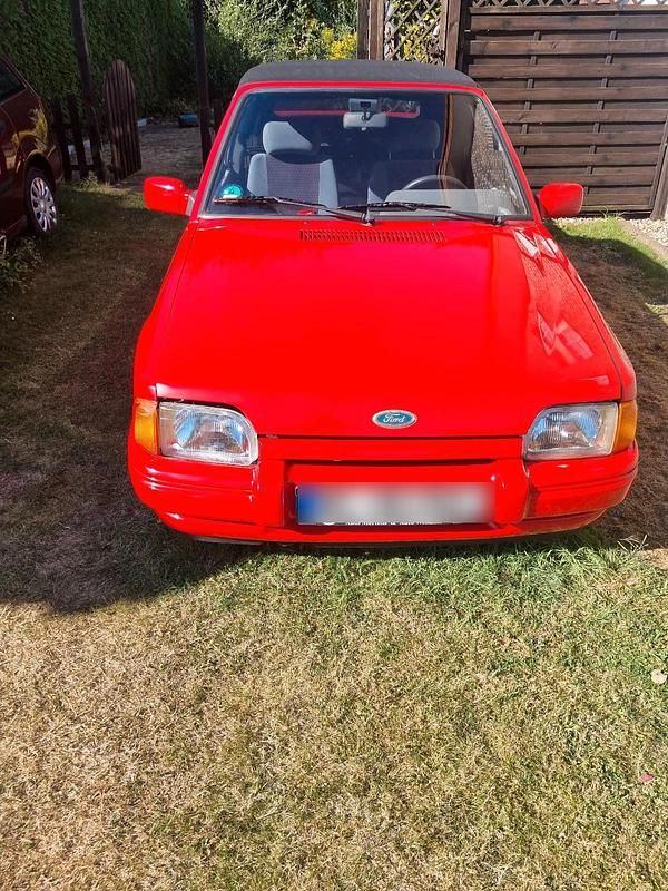 Rot Gebraucht 2025 Ford Escort Cabrio | 5.555 € - Bild 1/4