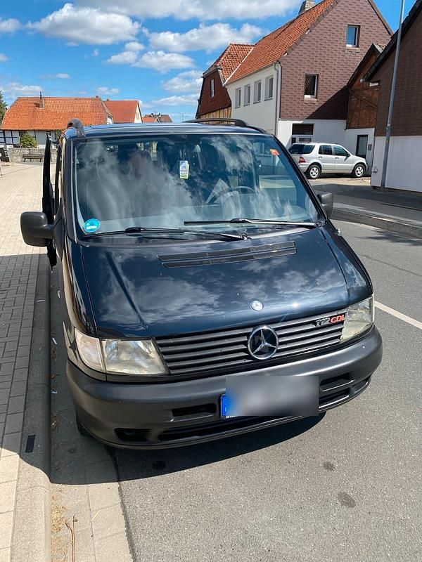Schwarz Gebraucht 2002 Mercedes Vito Van / Kleinbus | 5.300 € - Bild 1/4