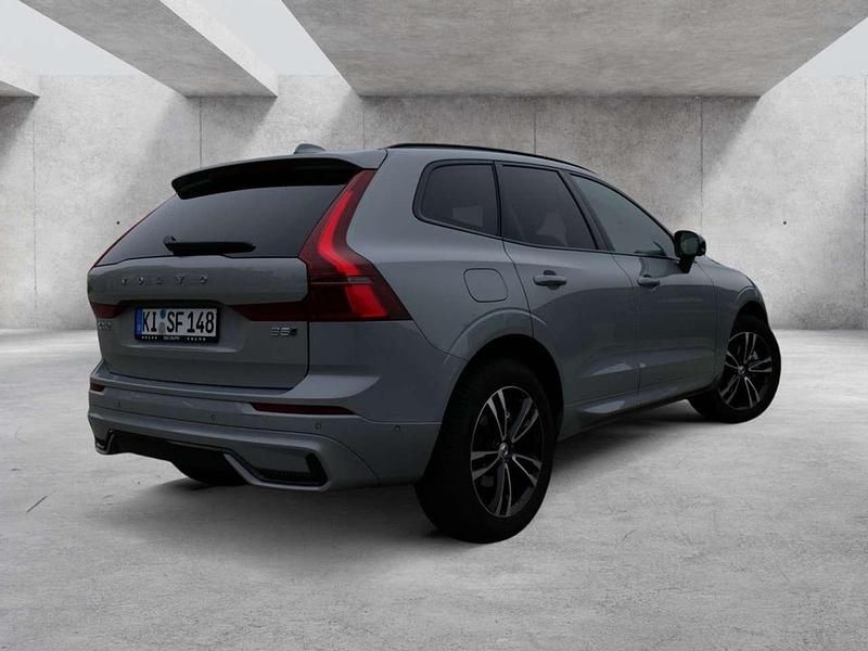 Neu Volvo XC60 Plus 250 PS (183 kW) 2025 Grau SUV