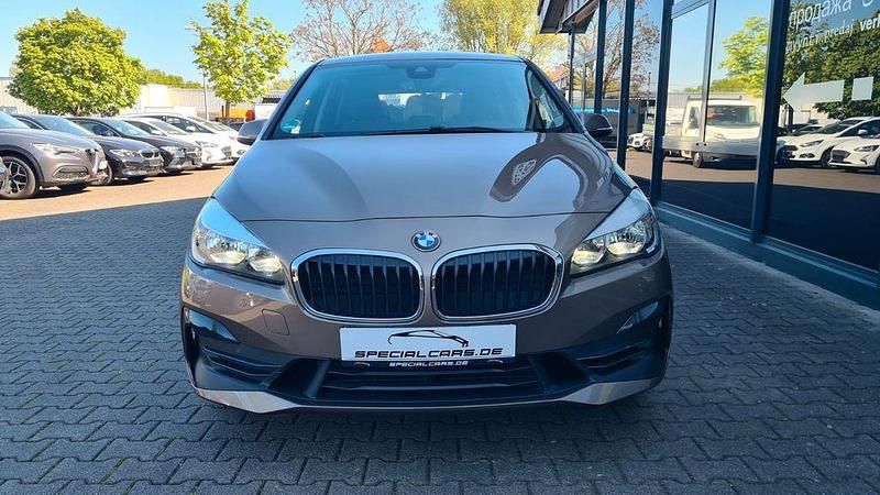 Gebraucht BMW 220 Advantage 192 PS (141 kW) 2019 Beige Limousine