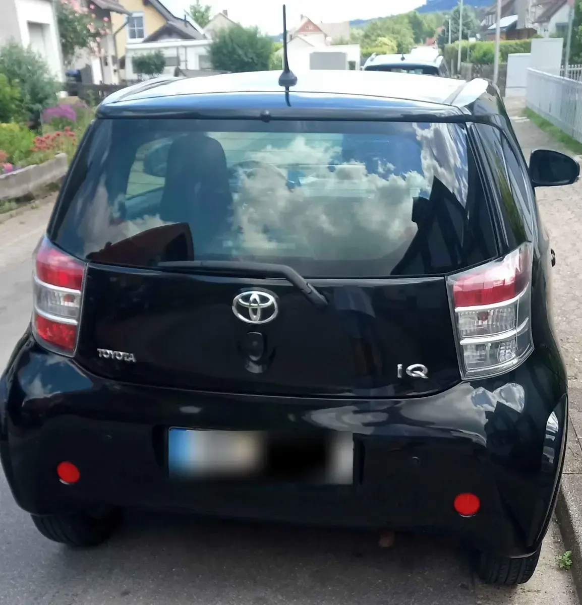 Gebraucht Toyota iQ 68 PS (50 kW) 2012 Schwarz Kleinwagen