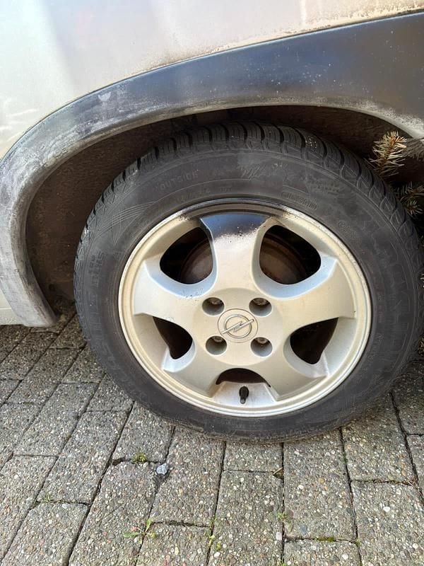 Gebraucht Opel Corsa 65 PS (47 kW) 2000 Silber Kleinwagen