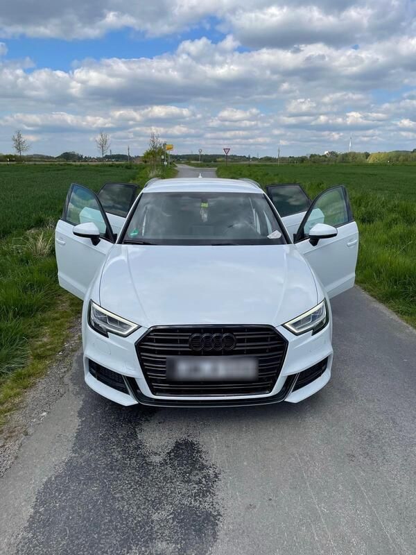 Weiß Gebraucht 2017 Audi A3 S-Line Kleinwagen | 21.499 € (Fairer Preis) - Bild 1/4