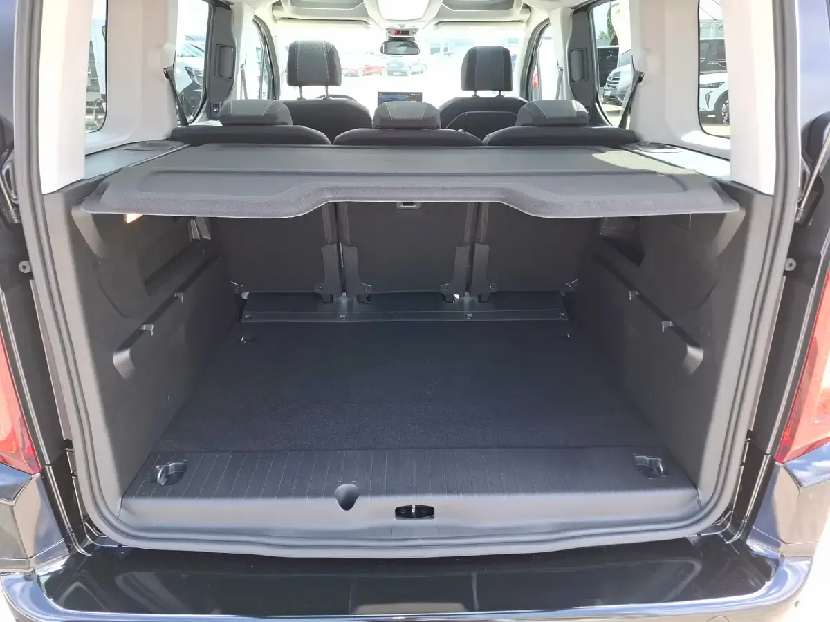 Gebraucht Opel Combo Life 131 PS (96 kW) 2026 Schwarz Van / Kleinbus