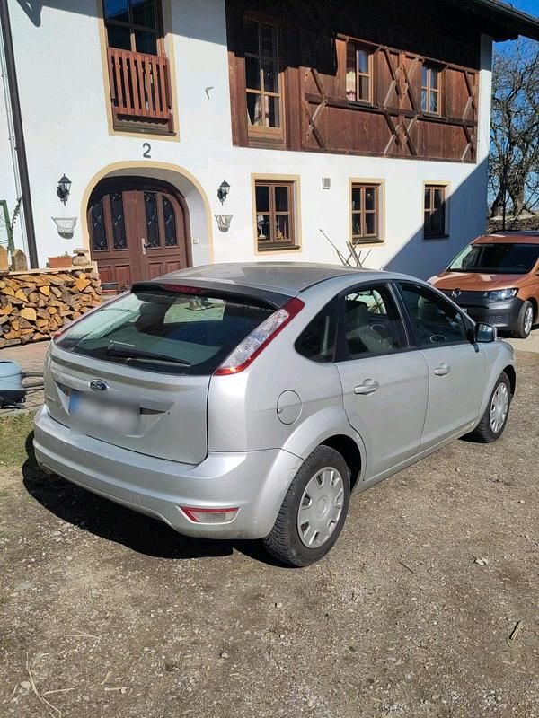Gebraucht Ford Focus 100 PS (73 kW) 2008 Silber Kleinwagen