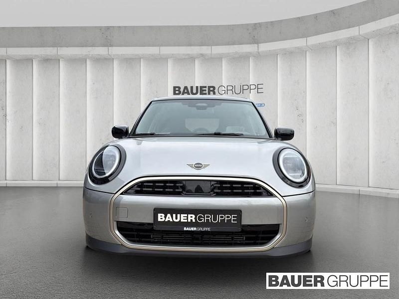 Gebraucht Mini Cooper Favoured 156 PS (114 kW) 2024 Silber Kleinwagen