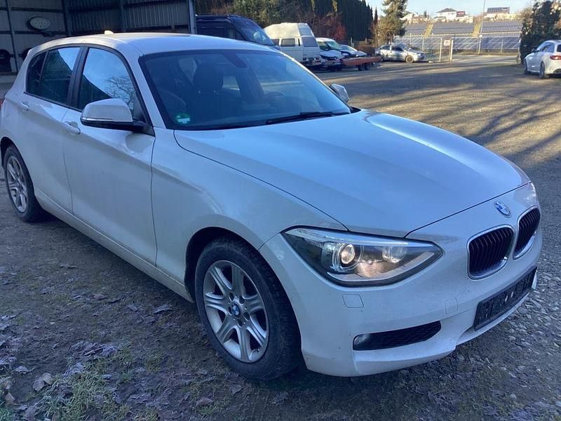 Weiß Gebraucht 2014 BMW 116 Kleinwagen | 9.150 € (Fairer Preis) - Bild 1/4