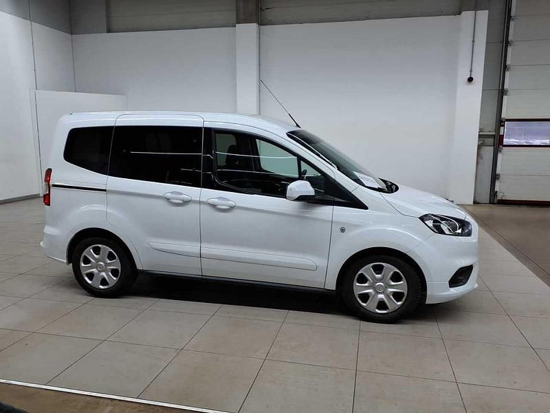 Gebraucht Ford Tourneo Trend 101 PS (74 kW) 2020 Frostweiß Kombi