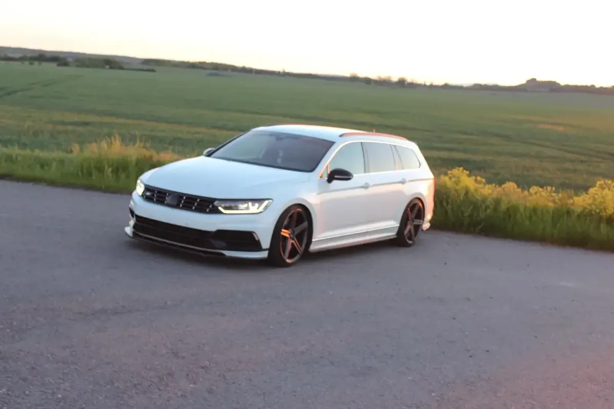 Gebraucht VW Passat 280 PS (205 kW) 2017 Weiß Kleinwagen