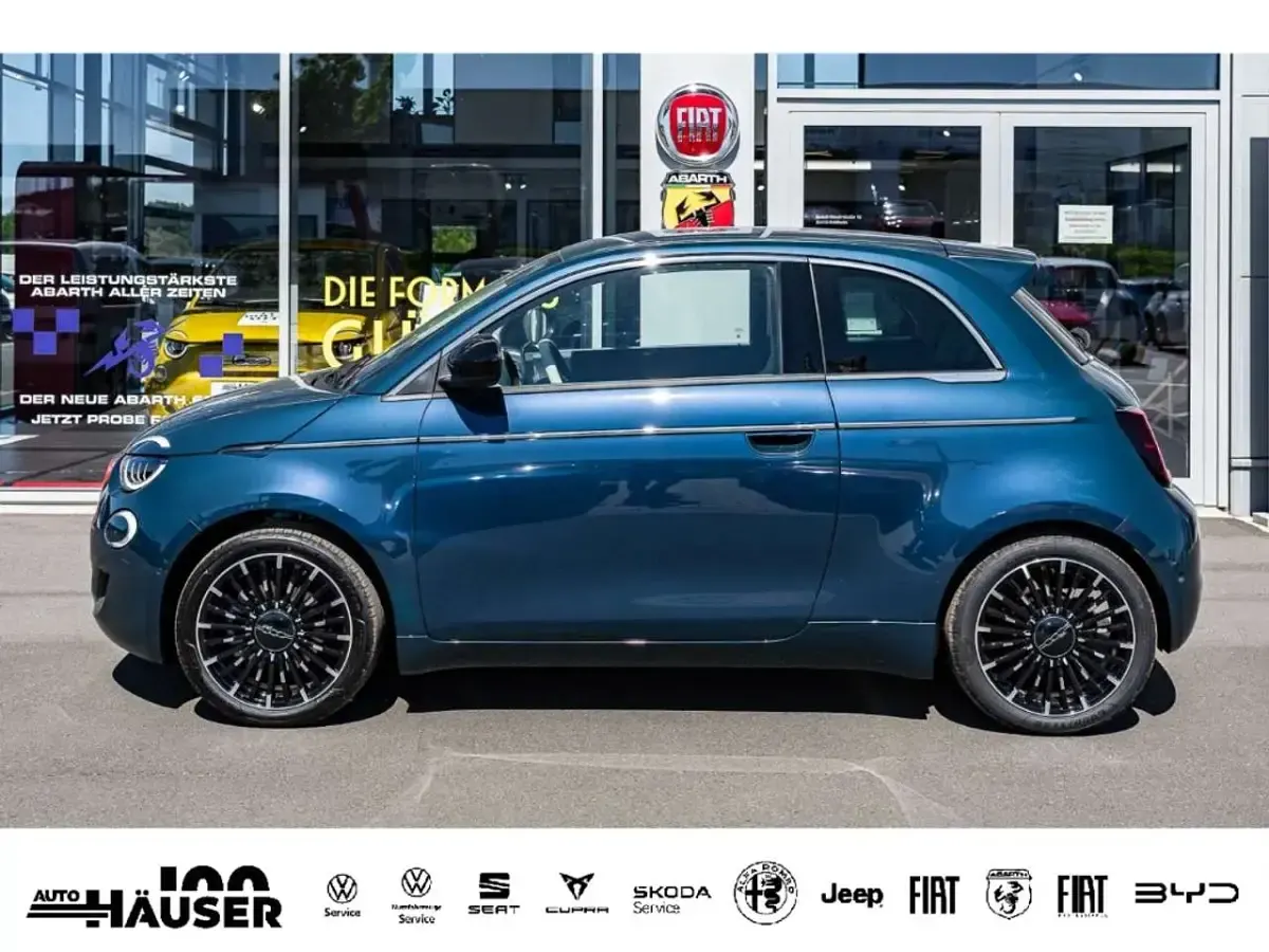 Neu Fiat 500e La Prima 86 kW (118 PS) 2026 Ozean grün metallic Limousine