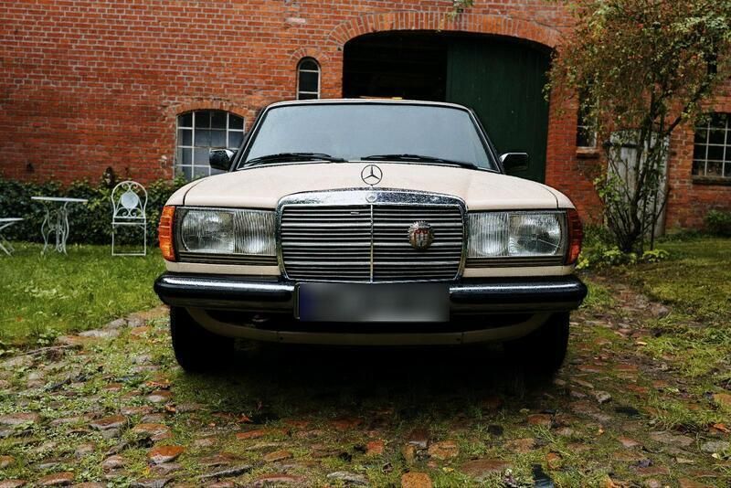 Beige Gebraucht 1983 Mercedes 300 Limousine | 14.999 € - Bild 1/4