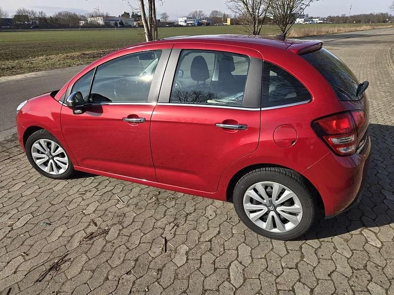 Gebraucht Citroën C3 Tendance 95 PS (69 kW) 2012 Rot Limousine