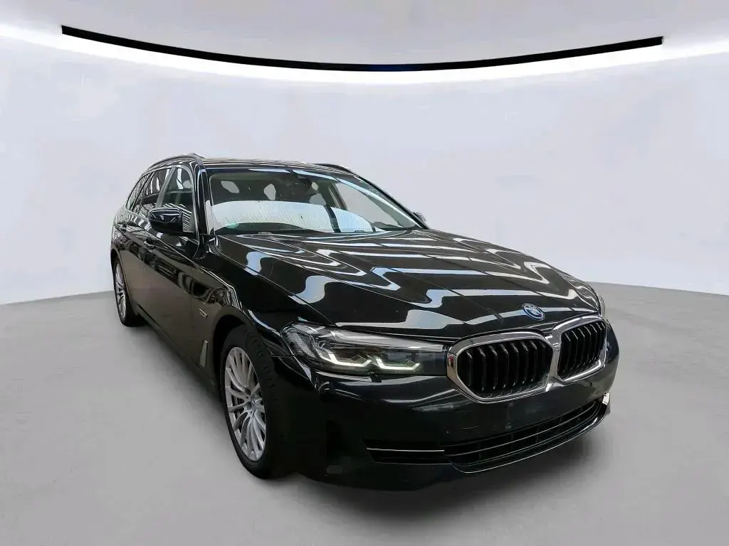 Gebraucht BMW 530e Sport Line 292 PS (214 kW) 2023 Schwarz Kombi