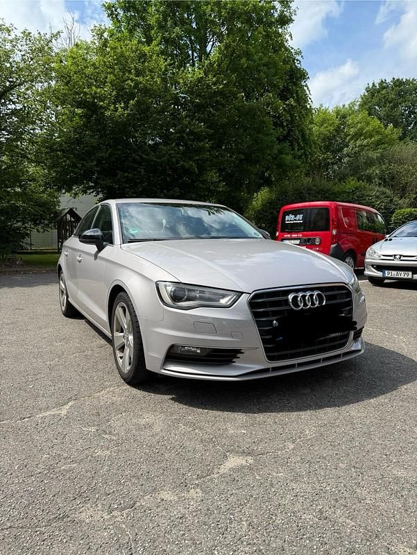 Silber Gebraucht 2015 Audi A3 Limousine | 12.100 € (Fairer Preis) - Bild 1/4