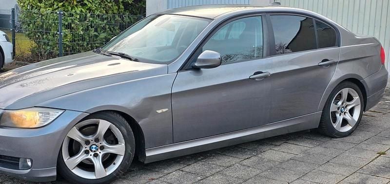 Gebraucht BMW 320 177 PS (130 kW) 2010 Limousine